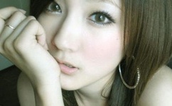 两个人一前一后有力的